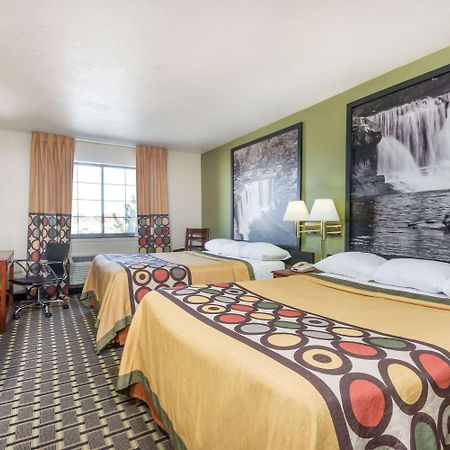 Hotel Super 8 By Wyndham Madison In Esterno foto